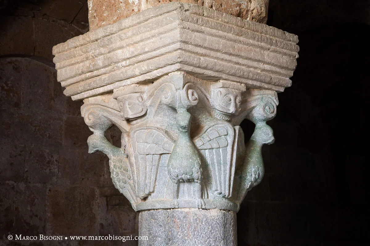 Capitello della cripta della chiesa del Santo Sepolcro - Acquapendente