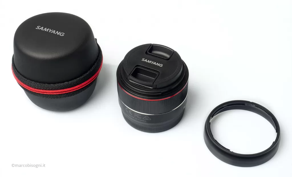 Samyang 24 mm f/2.8 - Contenuto della confezione