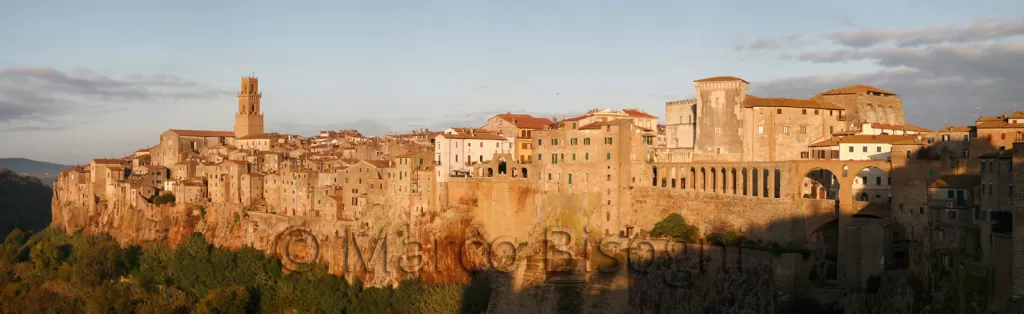 Foto panoramica ottenuta dell'unione di 9 scatti verticali. La modalità manuale è fondamentale affinché tutti gli scatti abbiano la stessa esposizione.