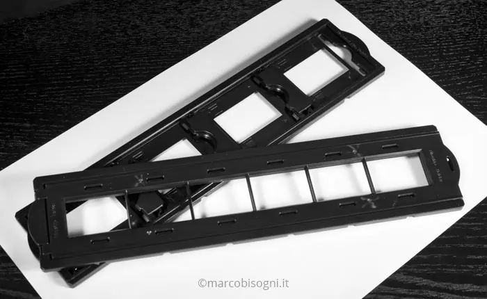 Plustek OpticFilm 8200i: portapellicole per diapositive e negativi