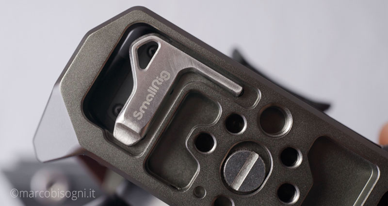 SmallRig Cage: vite di ancoraggio e chiave con aggancio magnetico