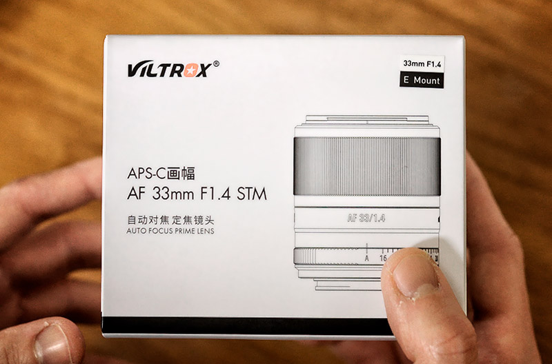 Viltrox 33mm f/1.4 - confezione
