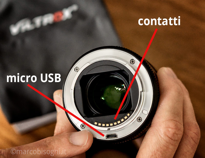 Viltrox 33mm f/1.4 - micro usb, contatti