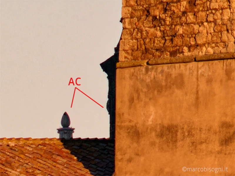 Questo ritaglio al 100% dà indicativamente un'idea della resa. Si possono inoltre notare i residui di aberrazione cromatica nonostante la pesante correzione.